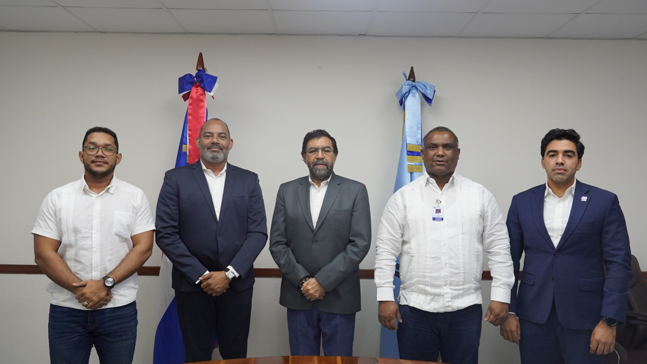 Indrhi y Coraavega socializan impulsar abastecimiento hídrico en La